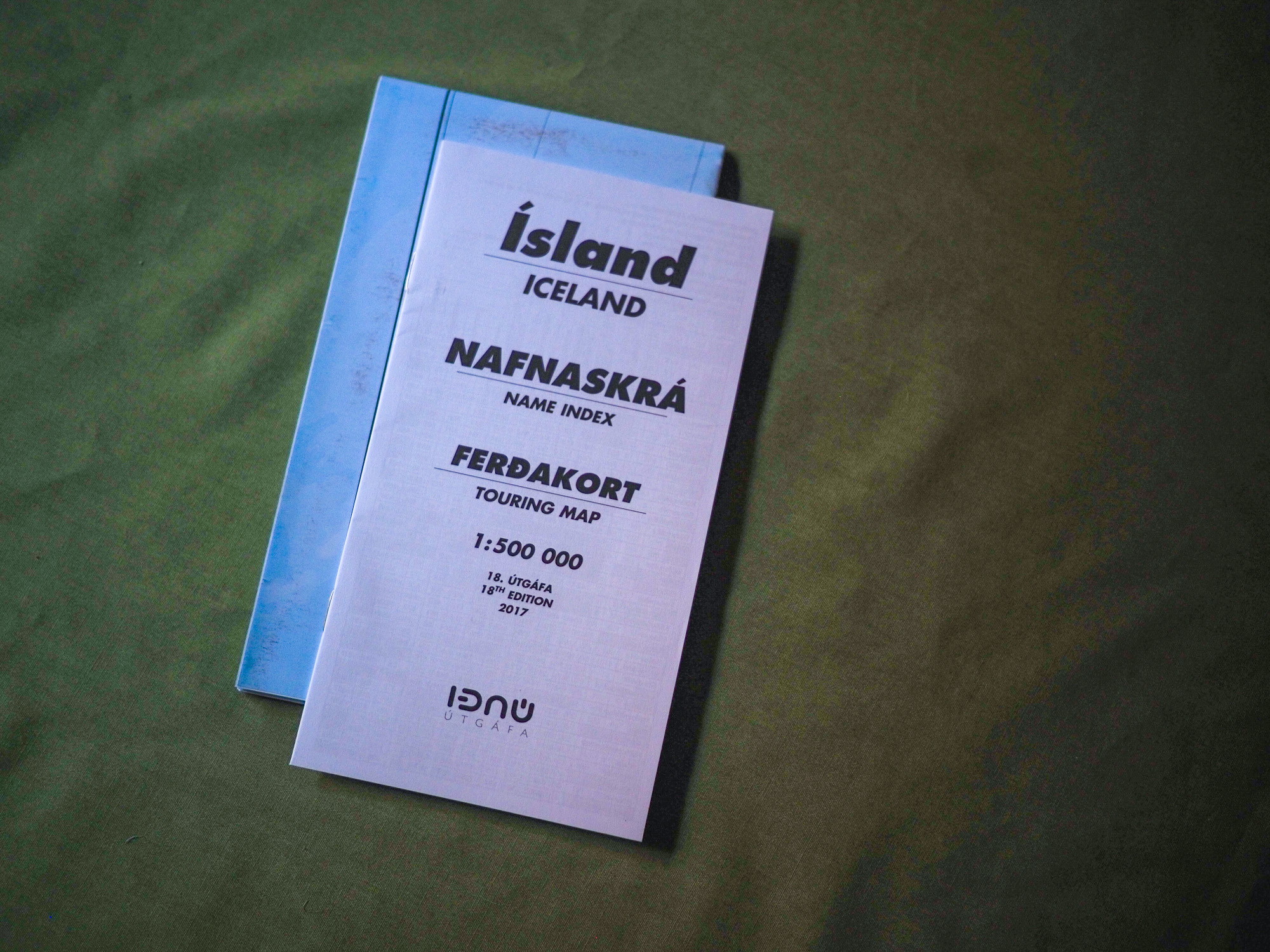 A folding paper road map of Ontario Iceland, in Icelandic.